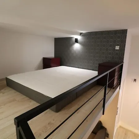 Διαμέρισμα Lovely Design Studio Flat City Centre