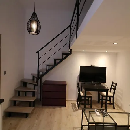 Διαμέρισμα Lovely Design Studio Flat City Centre
